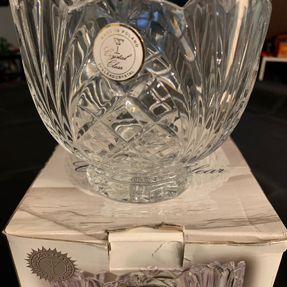 Brand new crystal bowl with box
